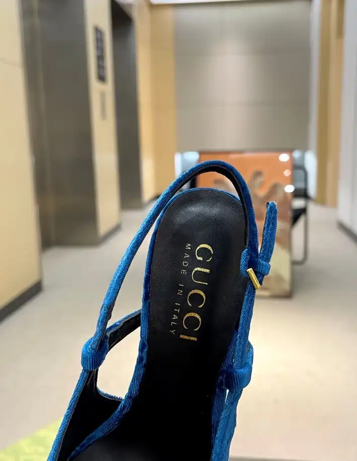 hype Gucci Slippers