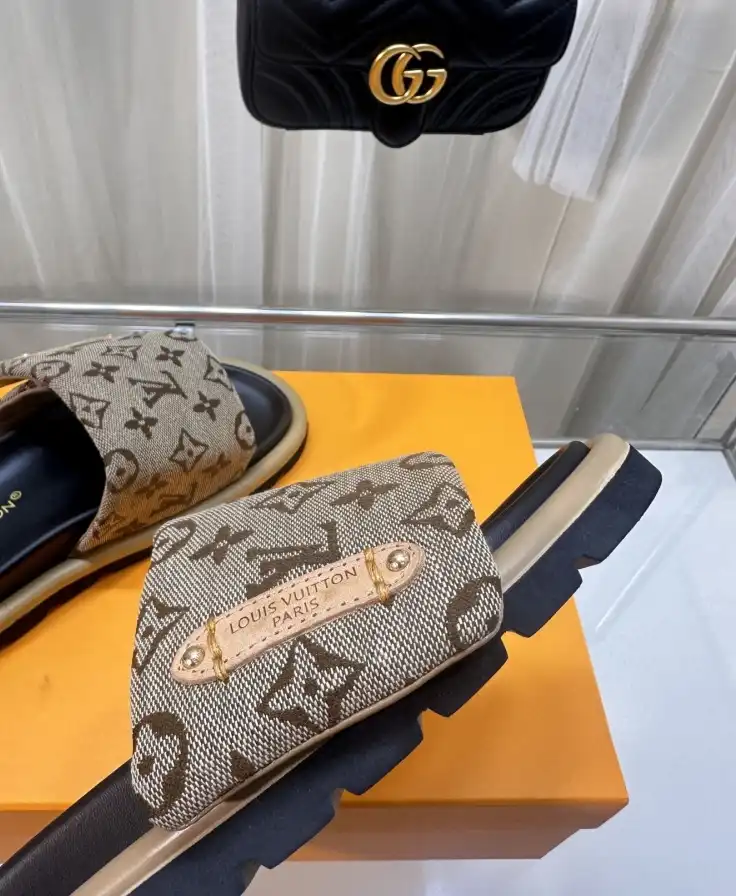 hype LV Slippers