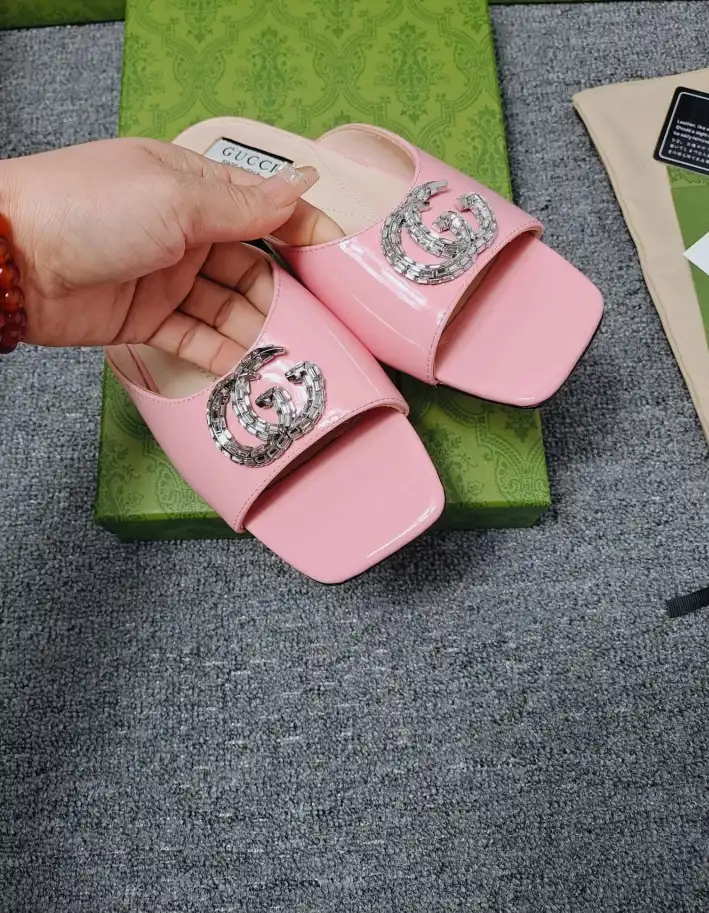 hype Gucci Slippers