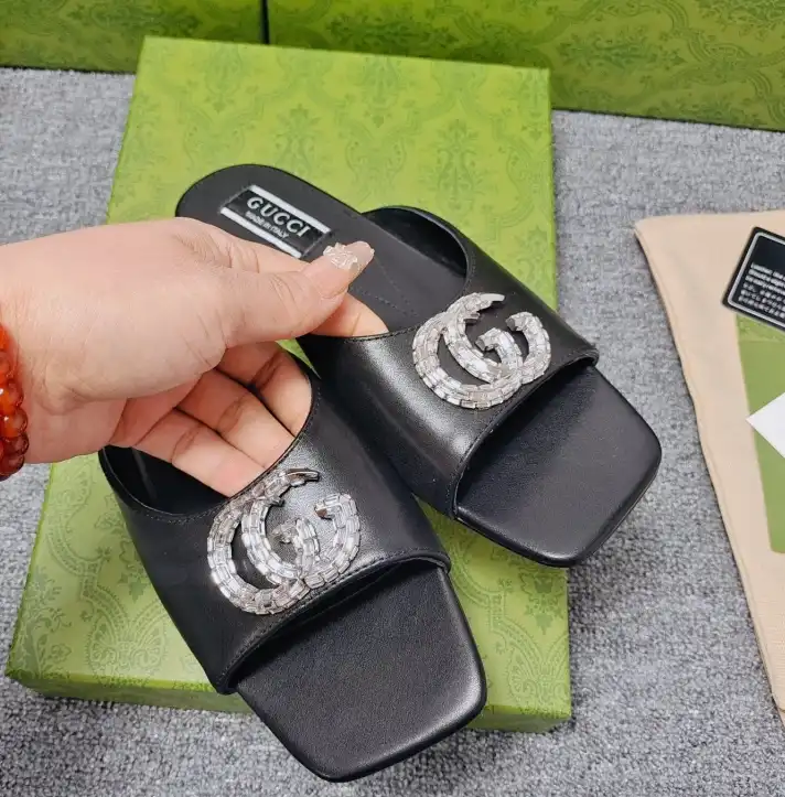 hype Gucci Slippers