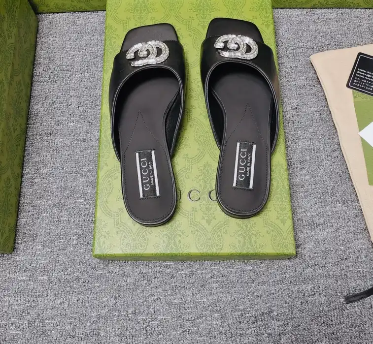 hype Gucci Slippers