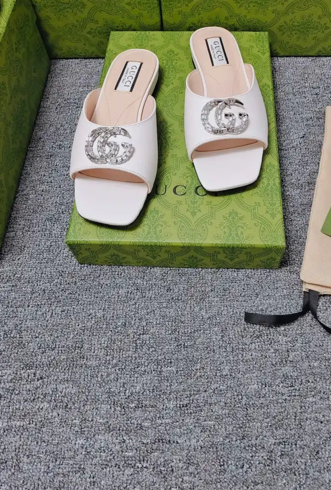 hype Gucci Slippers