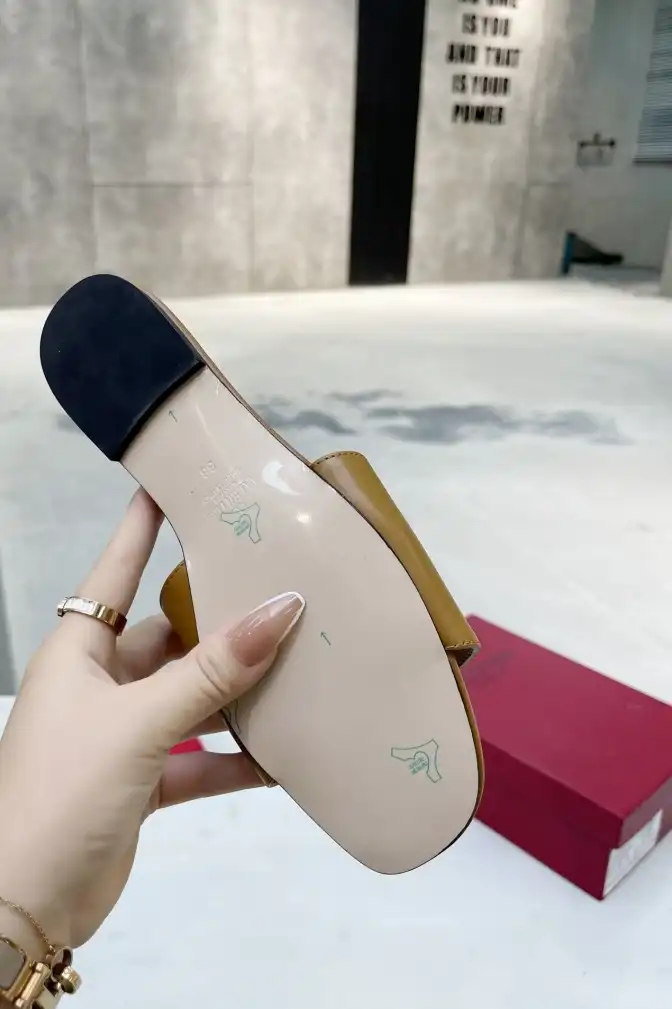 hype Valentino Slippers