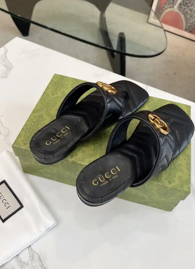 hype Gucci Slippers