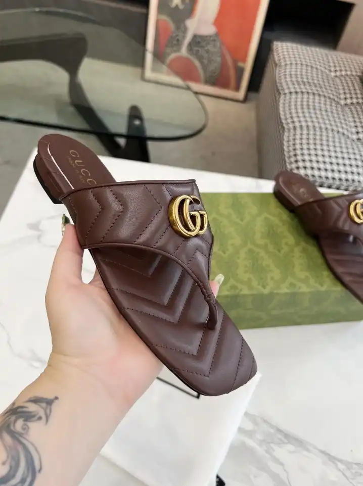 hype Gucci Slippers