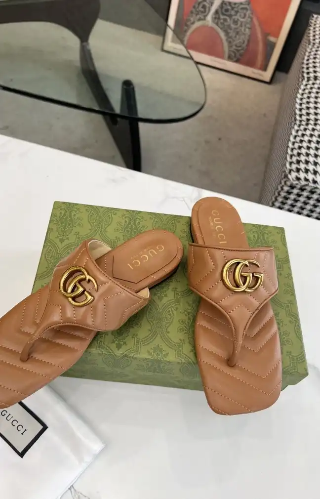 hype Gucci Slippers