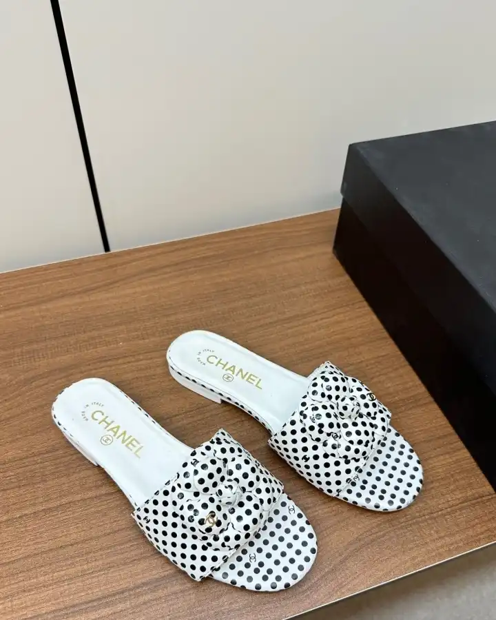 hype Chanel Slippers