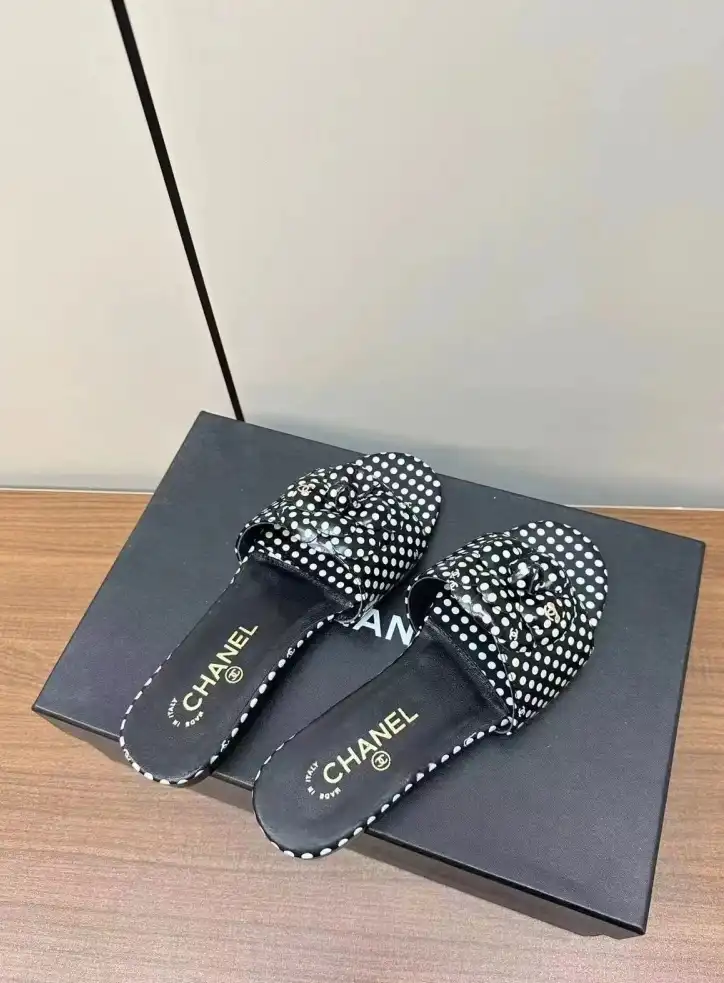 hype Chanel Slippers