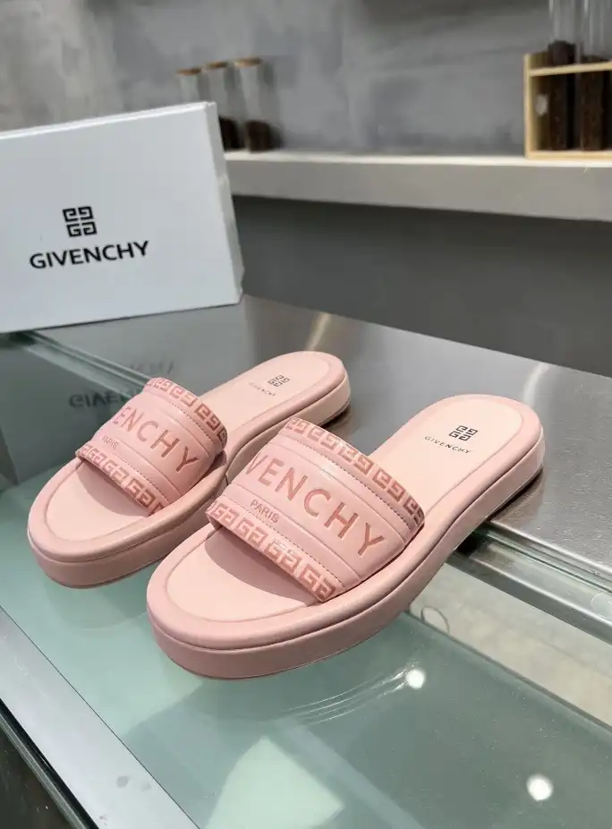 hype Givenchy Slippers