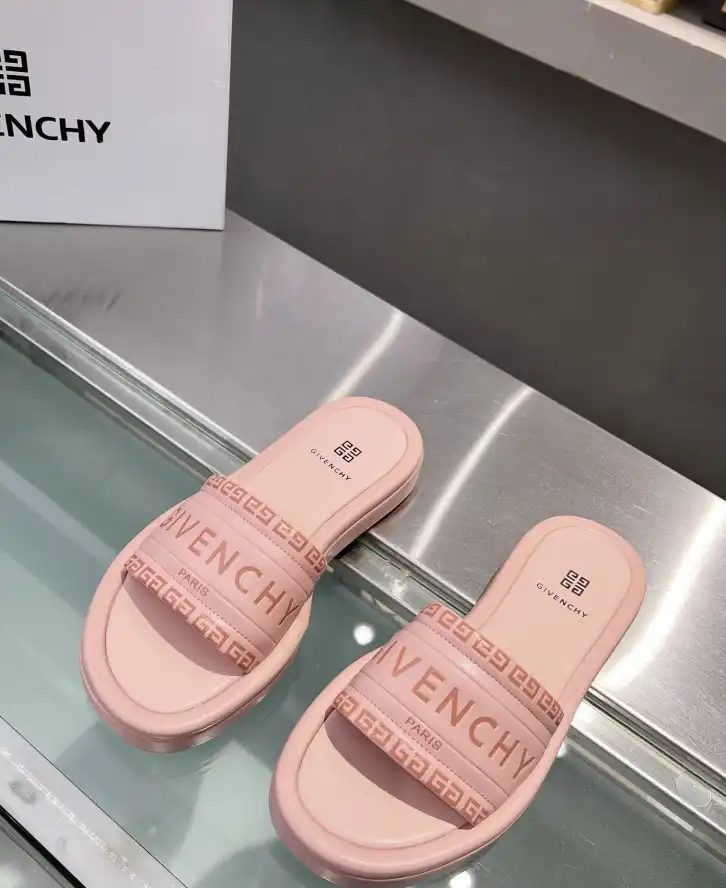 hype Givenchy Slippers