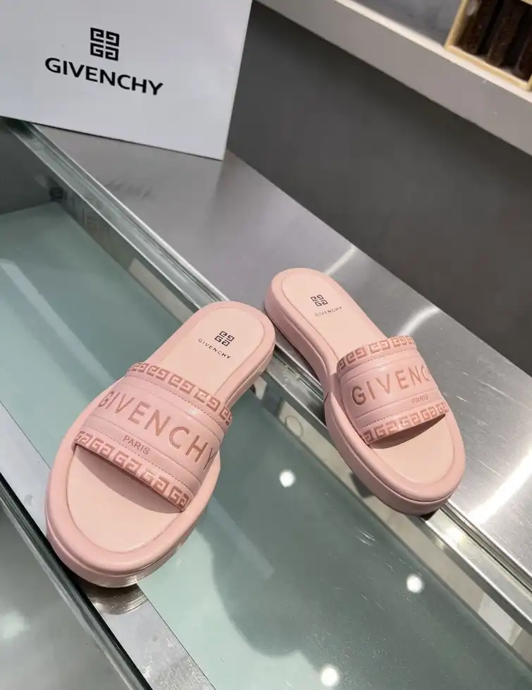 hype Givenchy Slippers