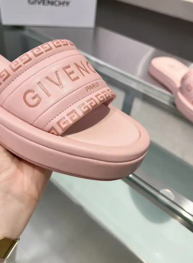 hype Givenchy Slippers