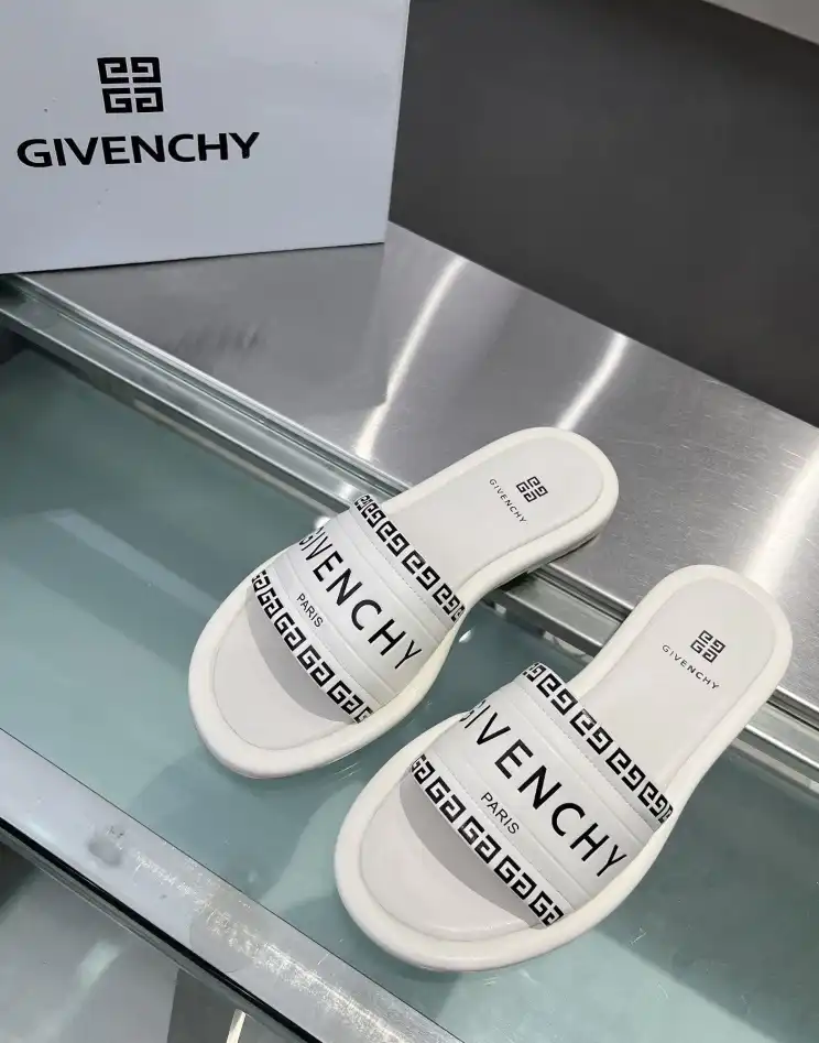 hype Givenchy Slippers