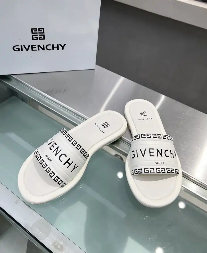 hype Givenchy Slippers