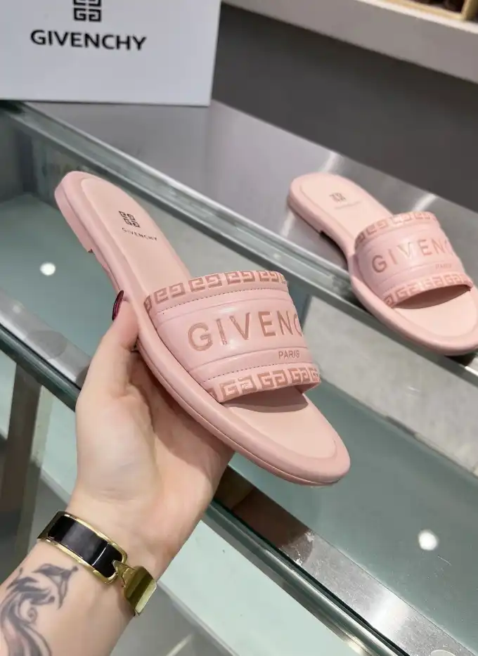 hype Givenchy Slippers