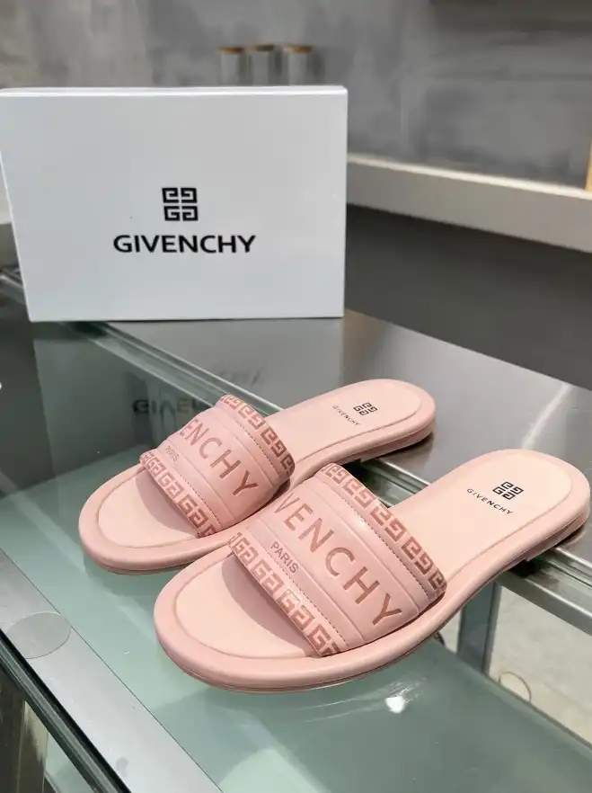 hype Givenchy Slippers