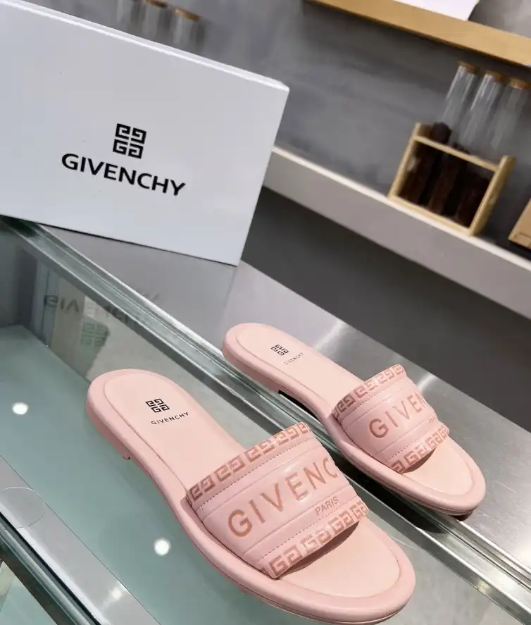 hype Givenchy Slippers