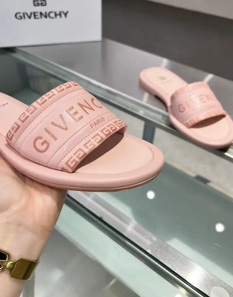 hype Givenchy Slippers