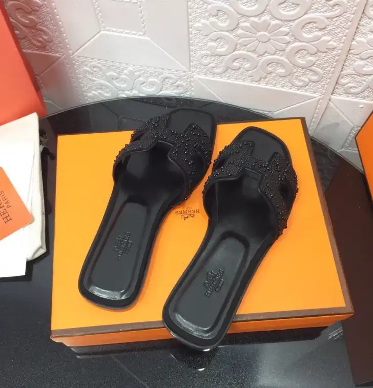 hype Hermes Slippers