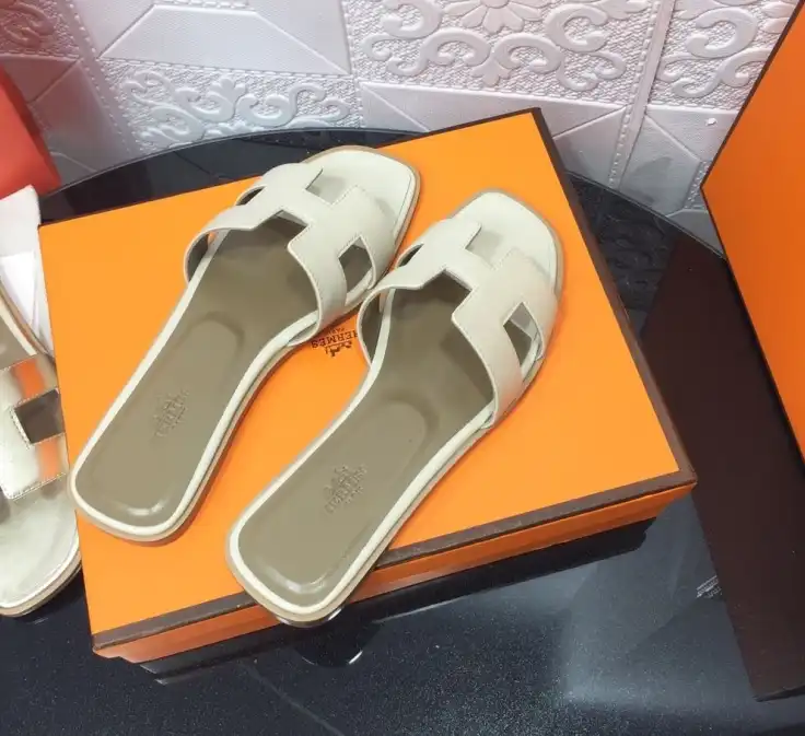 hype Hermes Slippers