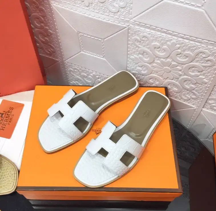 hype Hermes Slippers