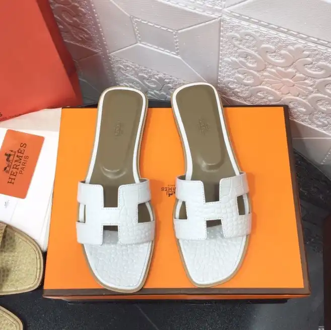 hype Hermes Slippers