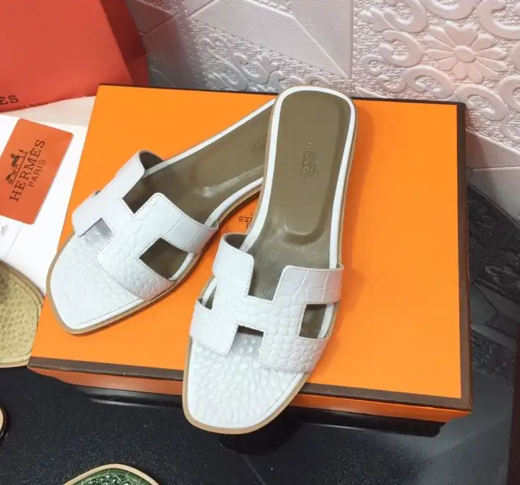 hype Hermes Slippers