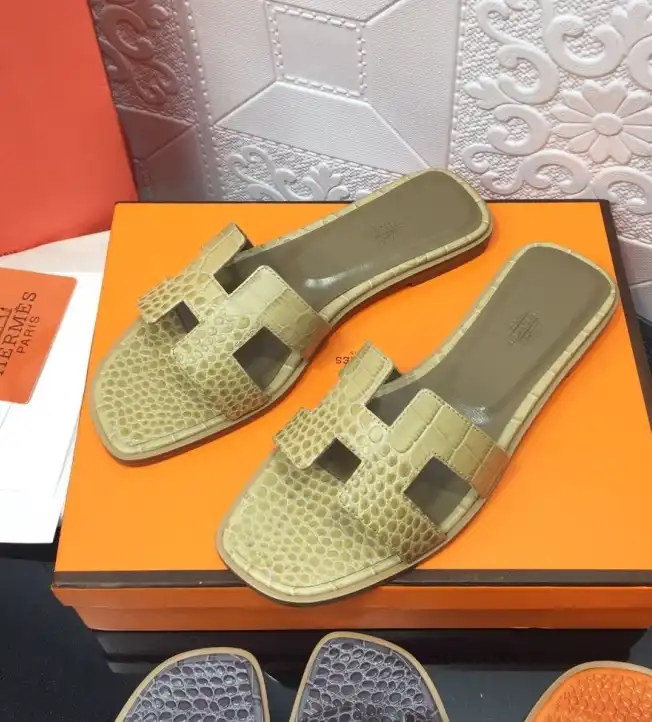 hype Hermes Slippers