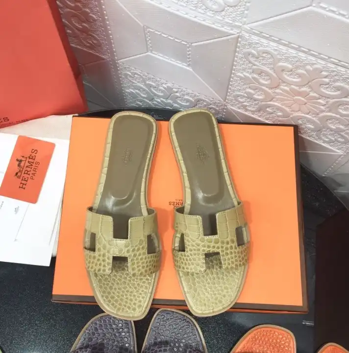 hype Hermes Slippers