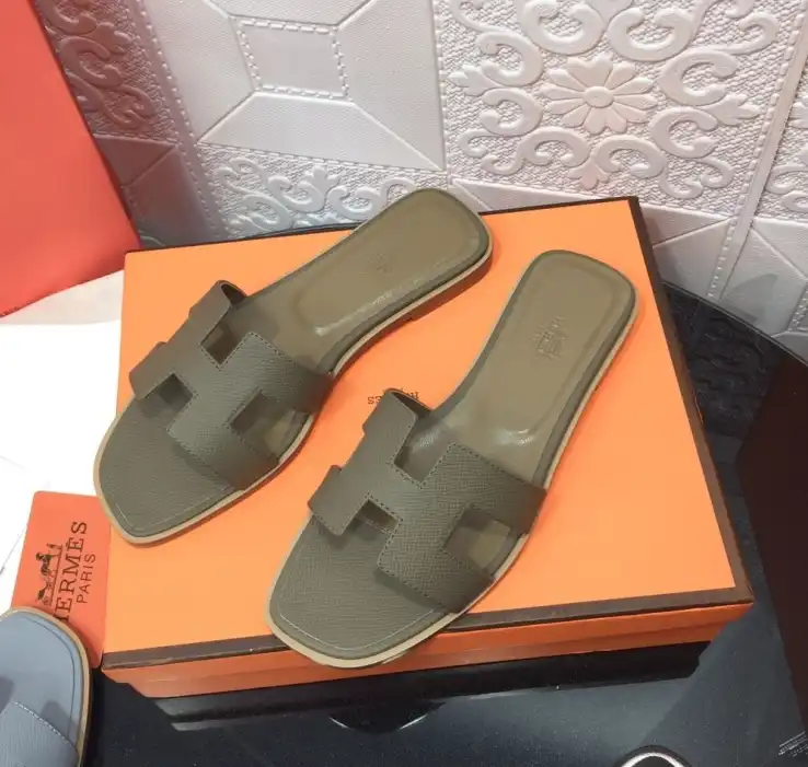 hype Hermes Slippers