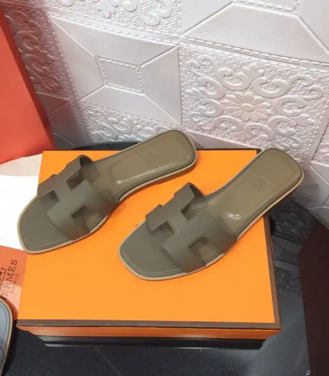 hype Hermes Slippers