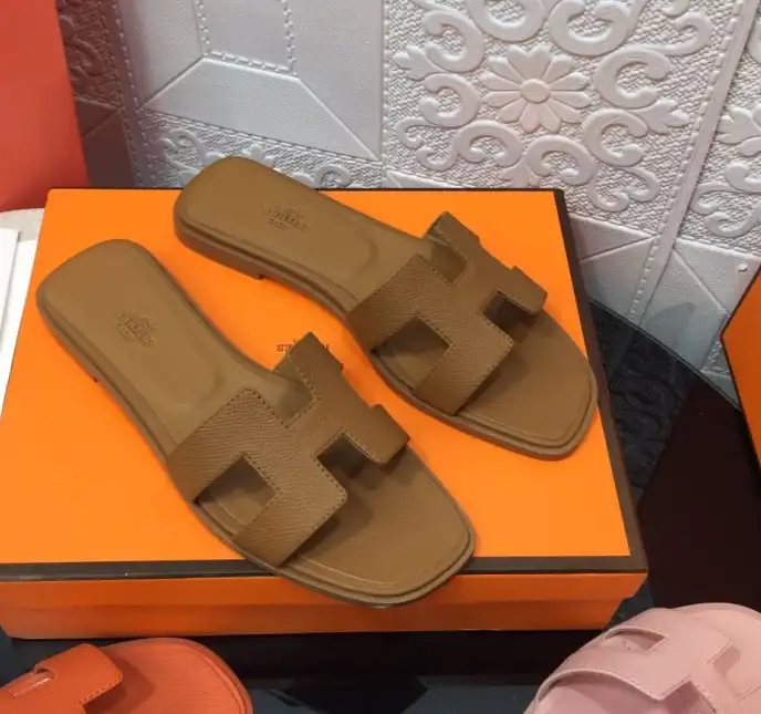 hype Hermes Slippers