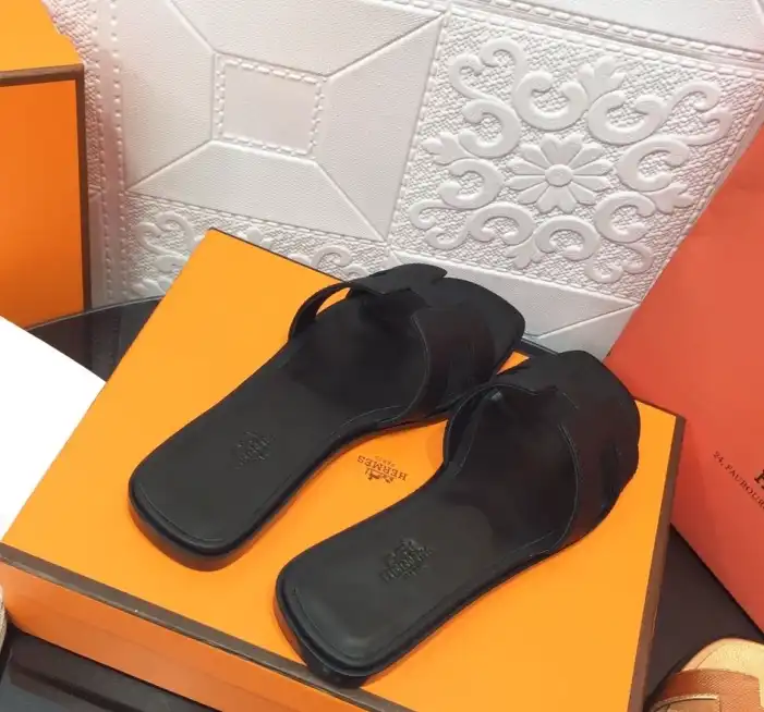 hype Hermes Slippers