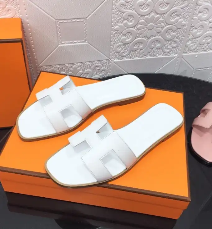 hype Hermes Slippers