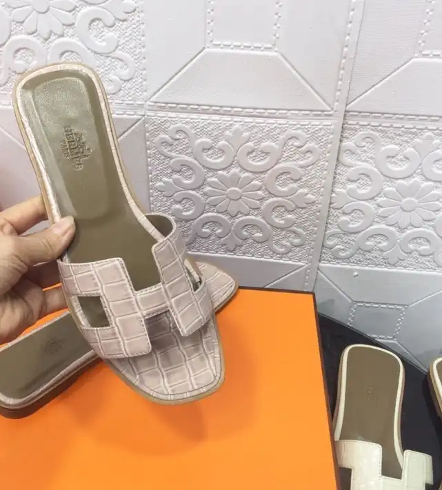 hype Hermes Slippers