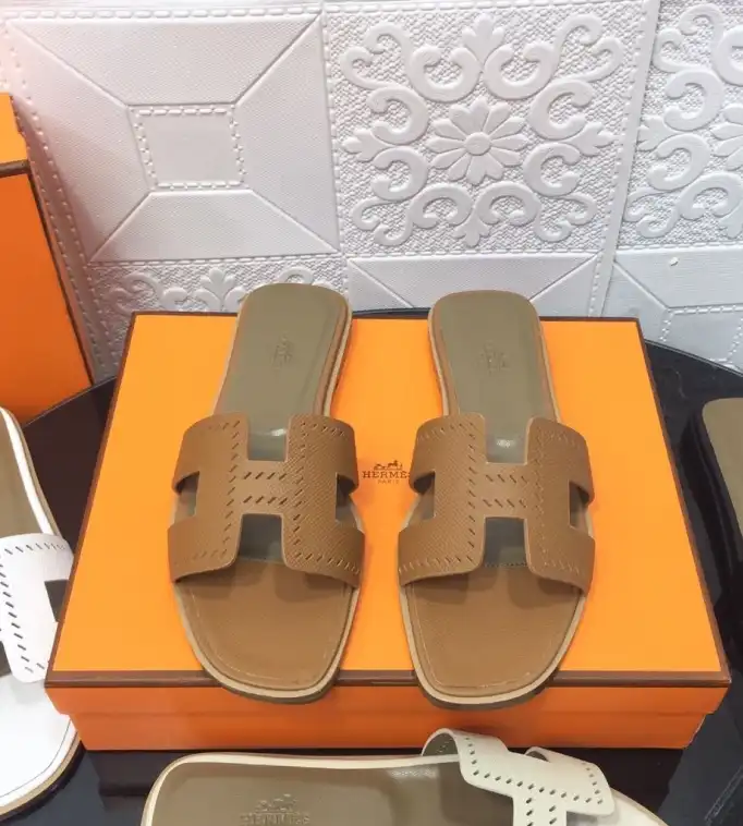 hype Hermes Slippers