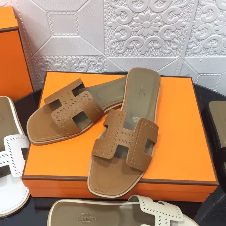 hype Hermes Slippers