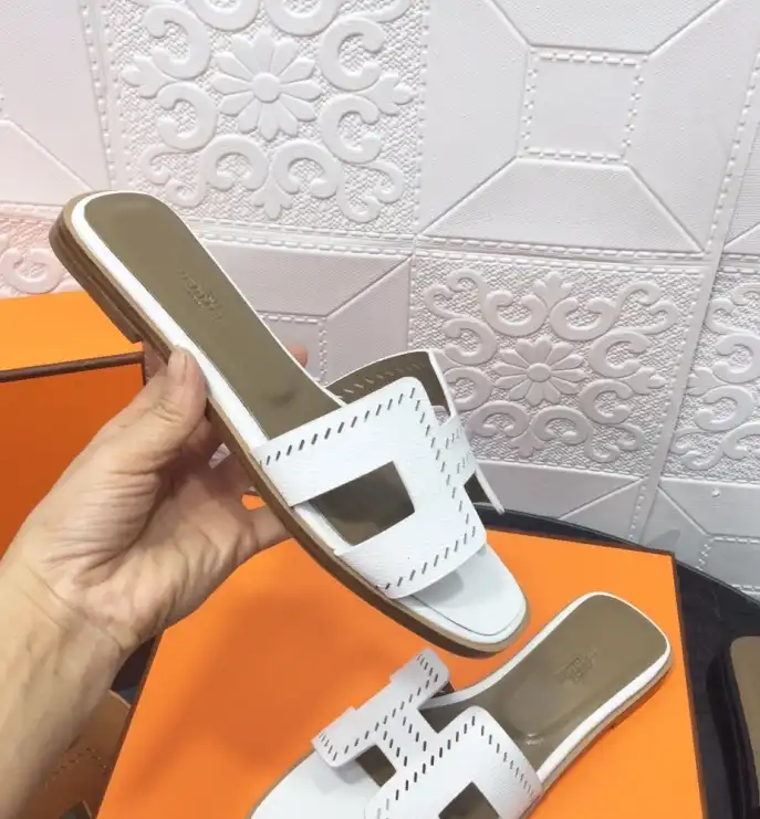 hype Hermes Slippers