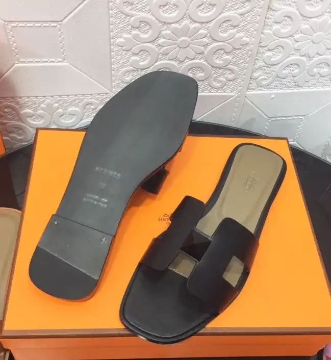 hype Hermes Slippers