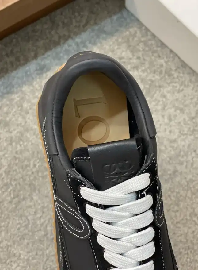 hype Loewe Sneakers