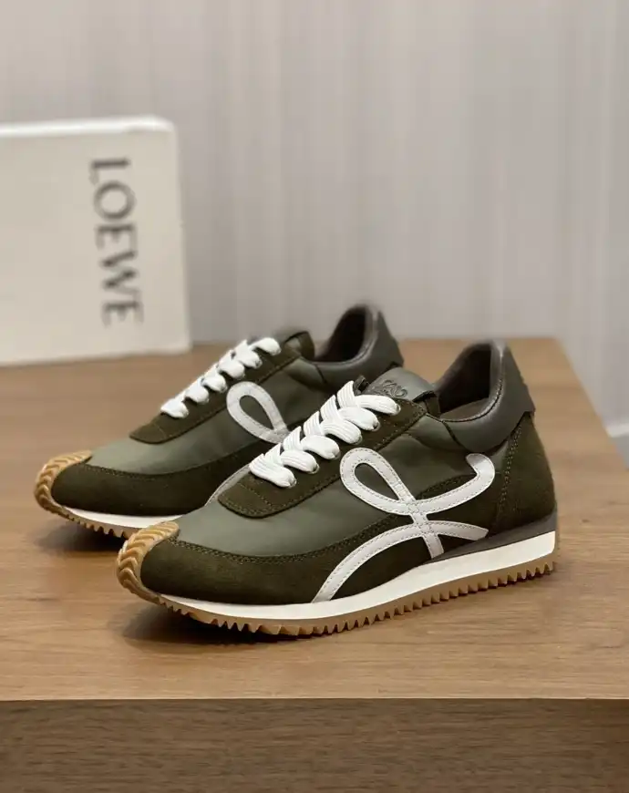 hype Loewe Sneakers