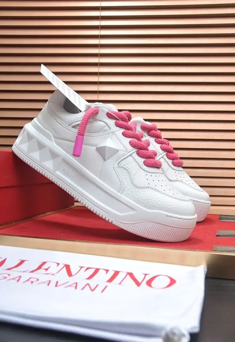 hype Valentino Sneakers