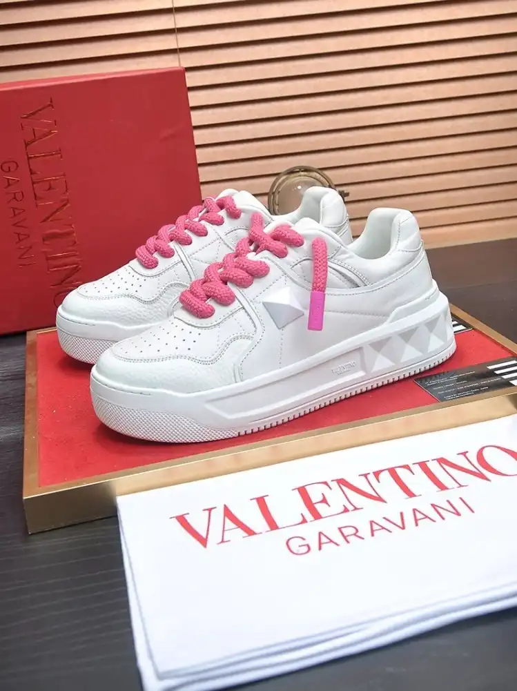 hype Valentino Sneakers