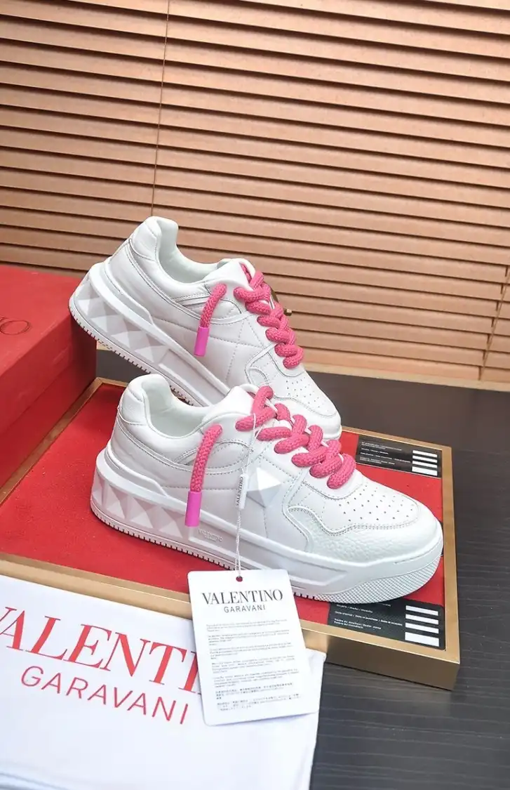 hype Valentino Sneakers