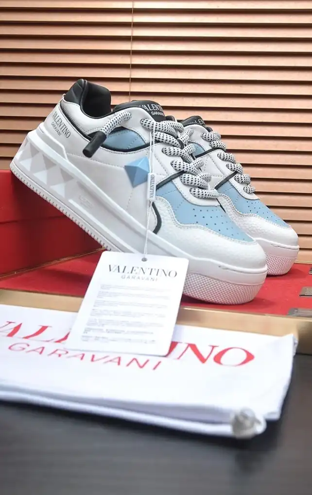 hype Valentino Sneakers