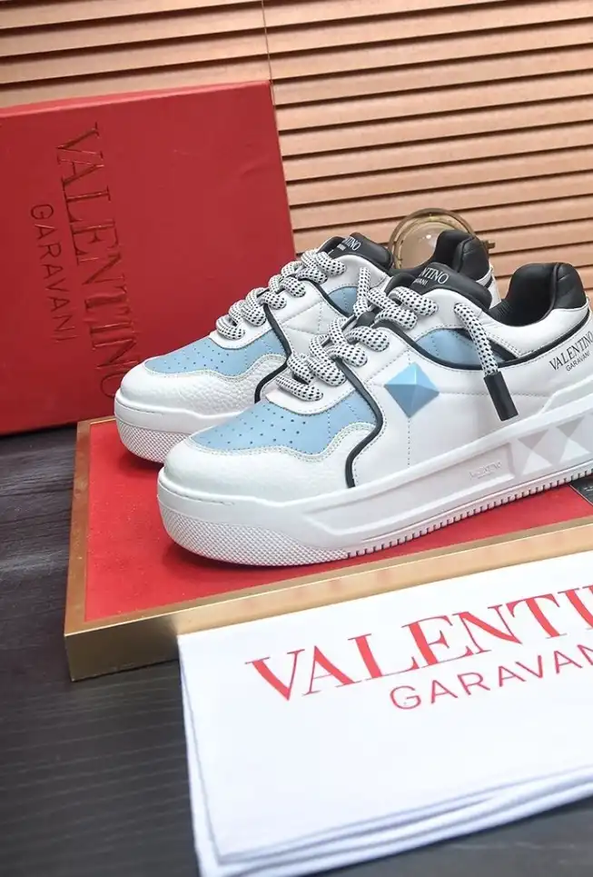 hype Valentino Sneakers