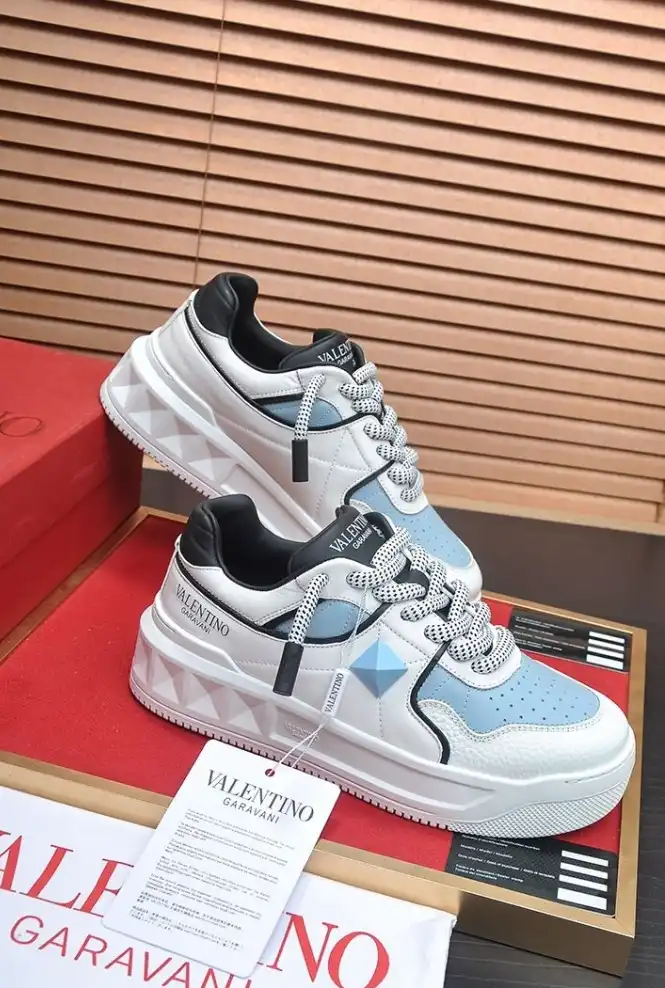 hype Valentino Sneakers