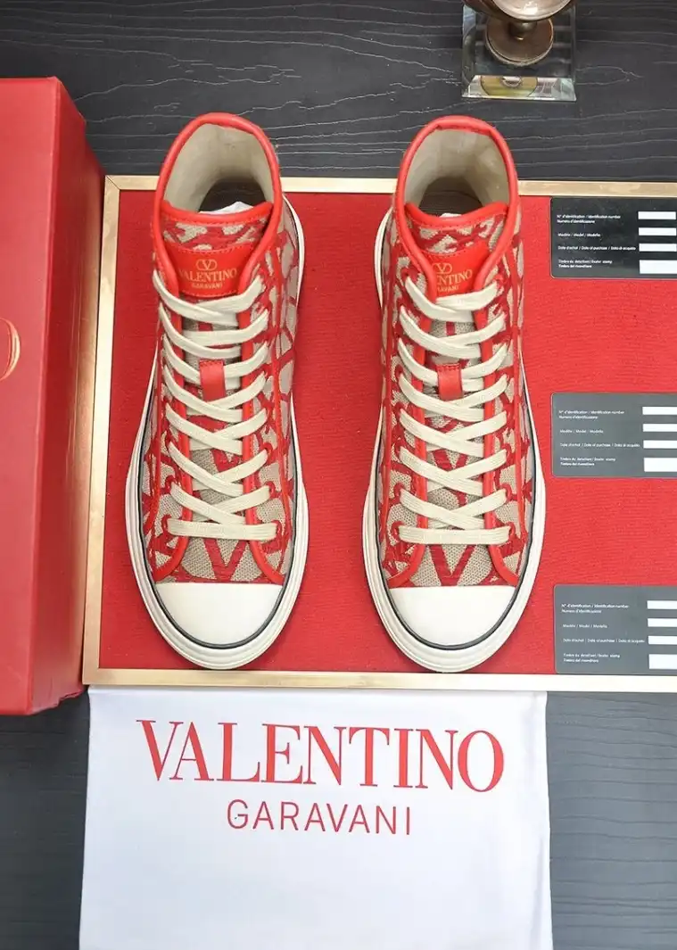 hype Valentino Sneakers