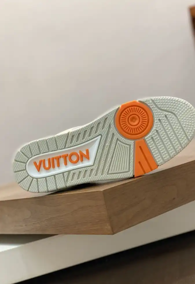 hype Louis Vuitton Sneakers