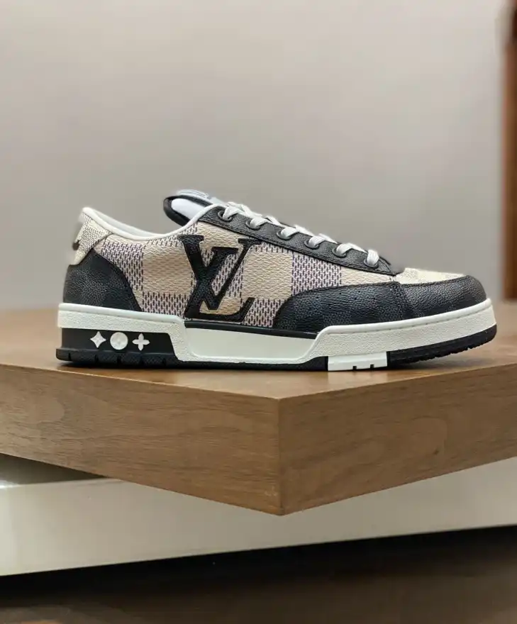 hype Louis Vuitton Sneakers